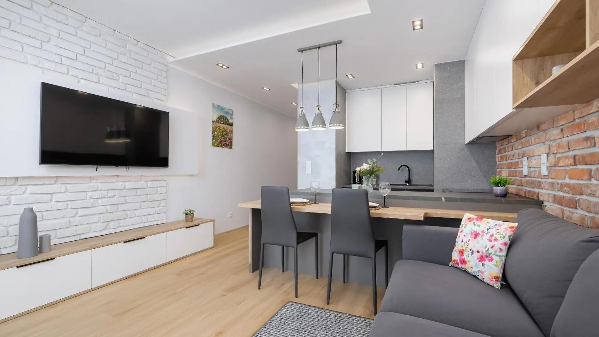 Apartment Mogilska Studio With Parking Near Tauron Arena Krakow By Noclegi Renters Poland