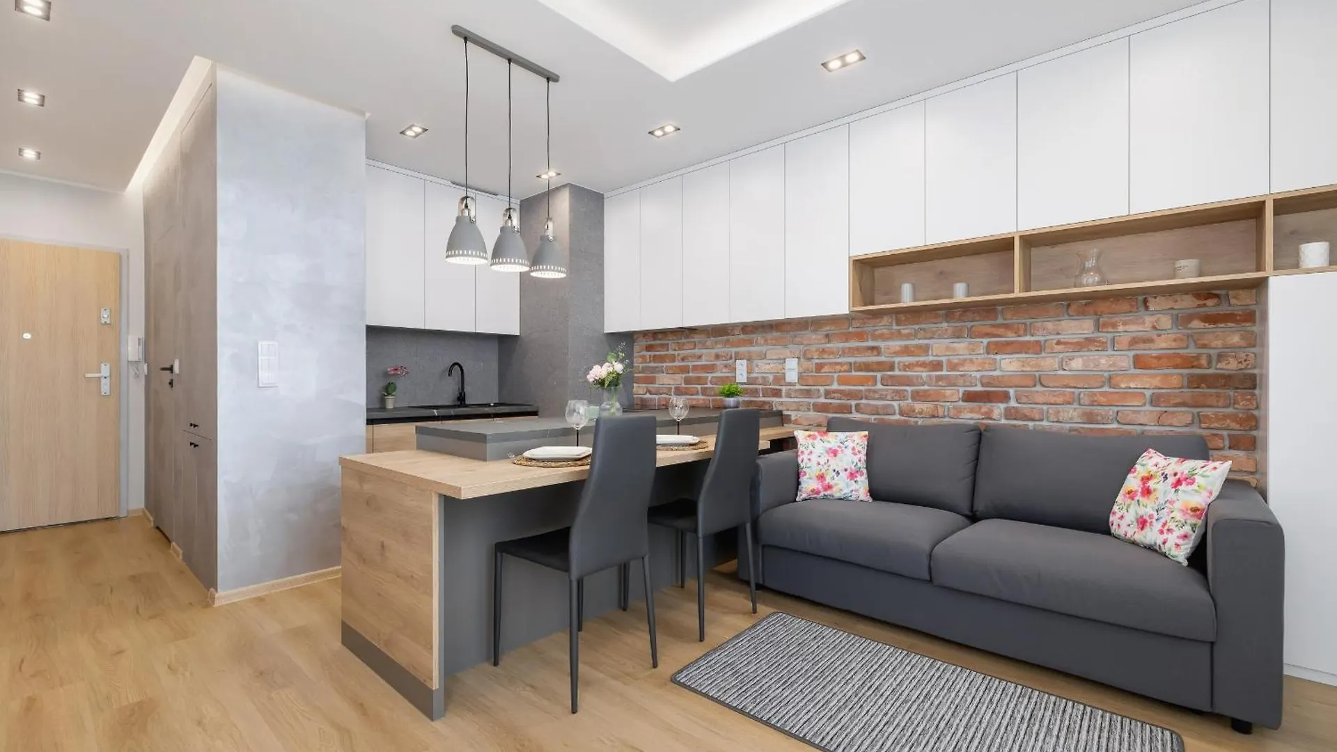 Mogilska Studio With Parking Near Tauron Arena Krakow By Noclegi Renters