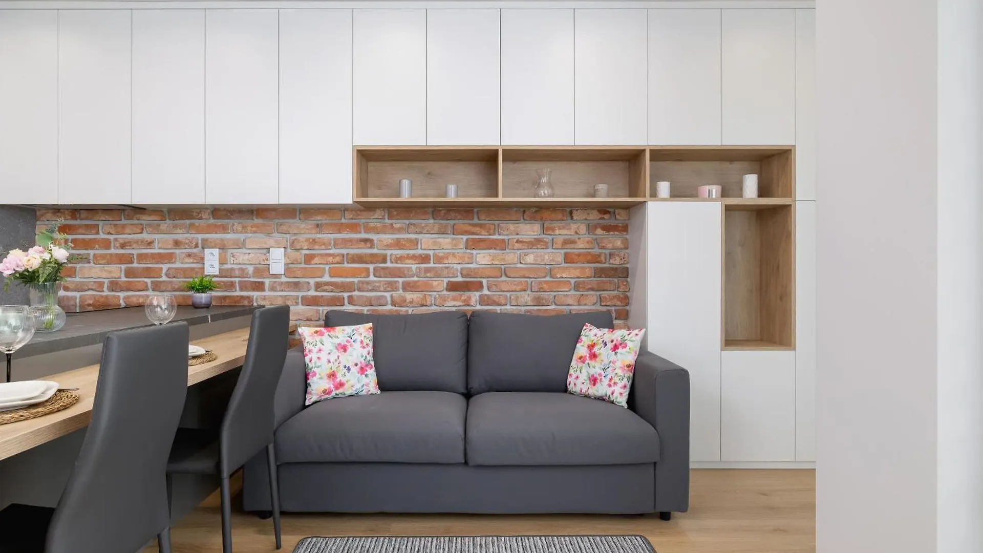 Mogilska Studio With Parking Near Tauron Arena Krakow By Noclegi Renters דירה