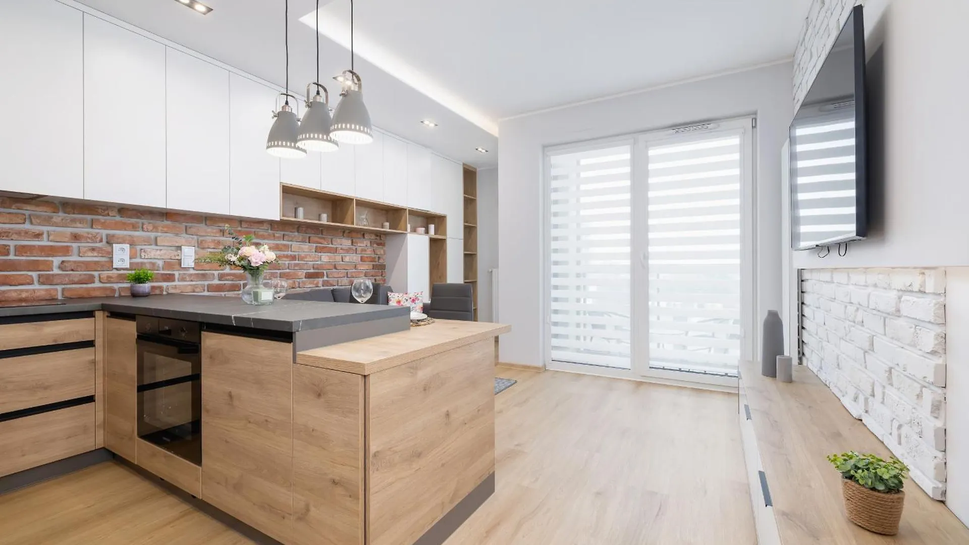 Mogilska Studio With Parking Near Tauron Arena Krakow By Noclegi Renters פולין